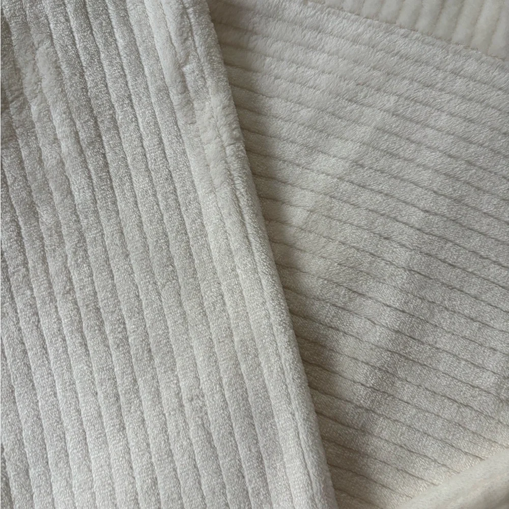 ❄️ LOFT soft fluffy sweatshirt - Picture 6 of 8